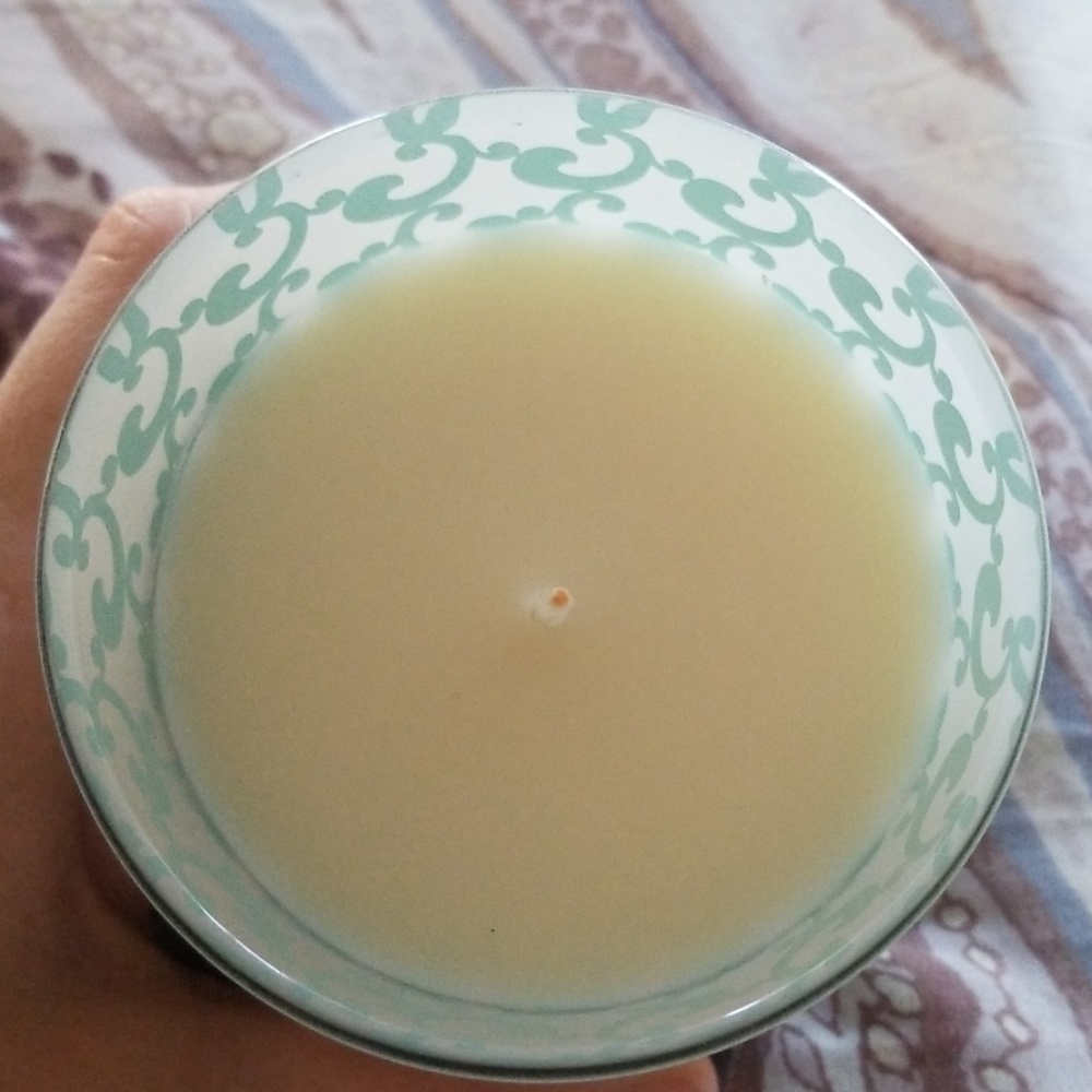 NWT Hallmark Garden Terrace Scented Candle 7 oz.